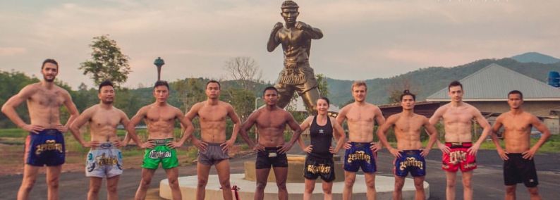 Buarkaw Banchamek training in Thailand