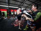 Sitsongpeenong Bangkok boxing and pad work
